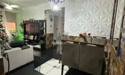 Apartamento com 02 quartos no Bairro Rubem Berta, Porto Alegre -
