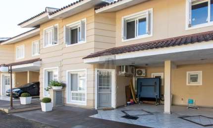 Casa em condomínio, com 3 quartos, com suíte, 2 vagas cobertas, churrasqueira, n