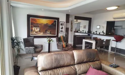 Apartamento venda  03 dormitórios, transformado em 2 com living extendido.