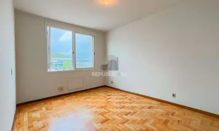 Apartamento 2 Quartos, 58m² no bairro Vila Ipiranga – Ótima Localização !