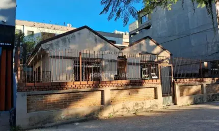 Casa 2 dormitórios à venda Menino Deus Porto Alegre/RS
