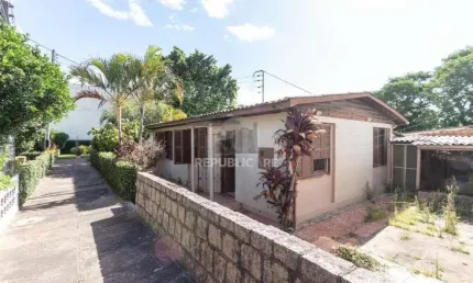 Casa térrea no Residencial Butui, possui 3 dormitórios, living espaçoso, cozinha