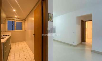 Apartamento Reformado com 2 Dormitórios e Vaga de Garagem na Cidade Baixa