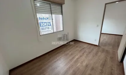 Apartamento de um dormitório no condomínio Piratini com uma vaga de garagem escr