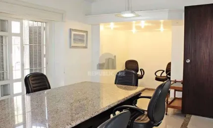 Predio para Venda - 236m², 0 dormitórios, 4 vagas - Menino Deus
