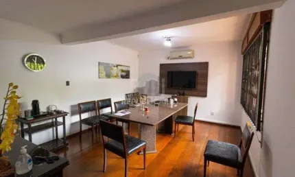 Casa para Venda - 500m², 4 dormitórios, sendo 1 suites, 5 vagas - Boa Vista