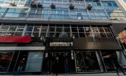 Libertas Imobiliária vende loja comercial terrea com 252 m² privativos no Centro