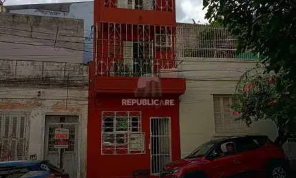 Sobrado funcional com três pavimentos no centro de porto alegre!
