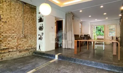 Casa Comercial para Venda - 60m², 0 dormitórios, Centro Histórico