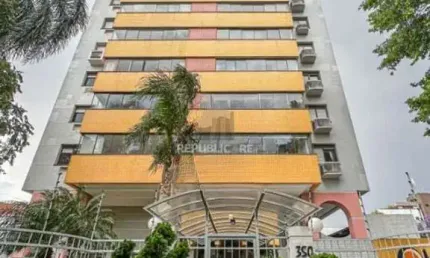Apartamento de 3 quartos, suíte e 1 vaga de garagem no bairro Menino Deus em POA
