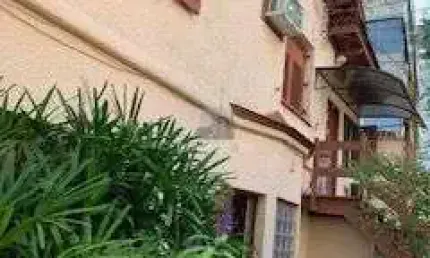 Casa com 11 quartos à venda na Rua Guararapes, 492, Petrópolis, Porto Alegre