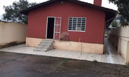 Casa com 3 quartos à venda na Avenida Andaraí, 135, Passo da Areia, Porto Alegre
