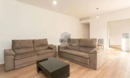 Amplo apartamento no bairro petrópolis com 2 vagas de garagem