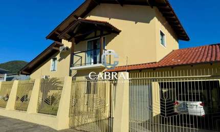 Casa com 3 quartos à venda no Dom Bosco, Itajaí  por R$ 2.500.000