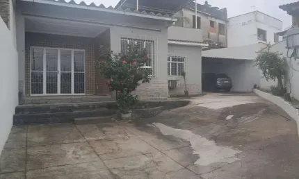 Casa para Venda em Rio de Janeiro, Campo Grande, 3 dormitórios, 2 banheiros, 2 vagas