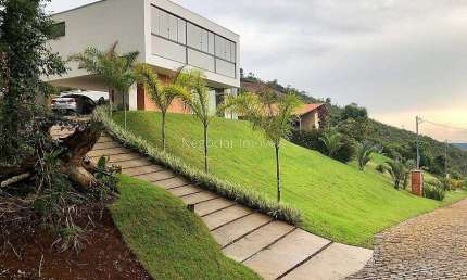 Linda casa de 3 quartos no condomínio Estrada Real!