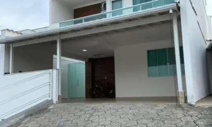 Linda casa de 3 quartos na cidade de mathias barbosa - mg