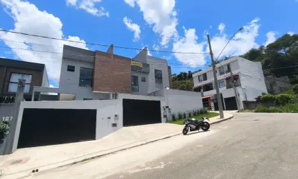 Linda  casa 3 quartos no Bairro Jardim João em Juiz de Fora - MG