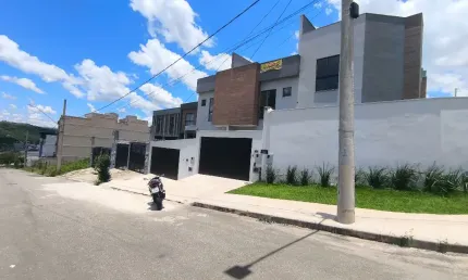 Linda casa de 3 quartos no Francisco Bernardino/ Jardim São João - Juiz de Fora - MG