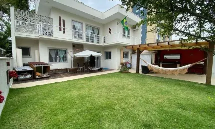 Casa com 2 quartos à venda na Rua Almiro Bernardo da Silva, 75, Centro, Balneário Piçarras