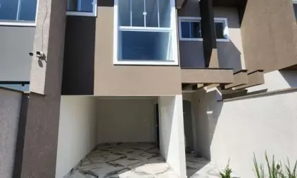 Sobrado com 3 quartos sendo 1 suíte em Balneário Piçarras - SC