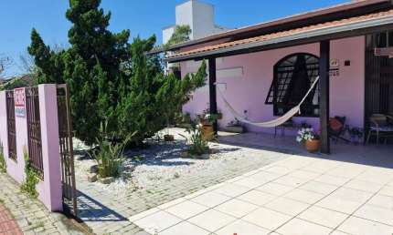 Casa com 3 quartos à venda na Rua Antônio Zimmermann, 745, Itacolomi, Balneário Piçarras