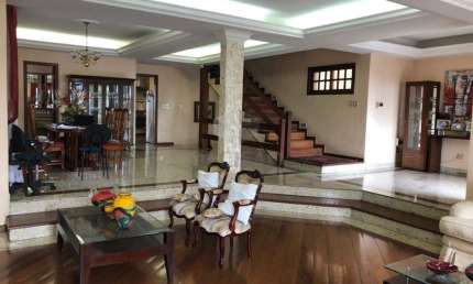 Casa à venda, 4 quartos, 2 suítes, 6 vagas, Santa Efigênia - Belo Horizonte/MG