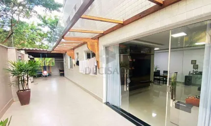 Área privativa com ampla área externa bem planejada e decorada pronta para morar!