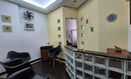 OPORTUNIDADE DE SALA MOBILIADA NA REGIÃO HOSPITALAR!