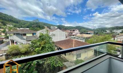 Apartamento com 1 suíte mais 2 quartos à venda no Bairro Iririú em Joinville - SC