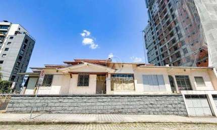 Casa para alugar, 444 m² por R$ 9.130,00/mês - Victor Konder - Blumenau/SC