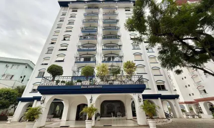 Apartamento com 3 dormitórios à venda por R$ 580.000 - Garcia - Blumenau/SC