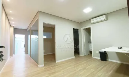 Sala comercial com 5 salas para alugar no Centro, Blumenau 