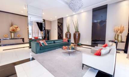 APARTAMENTO DIFERENCIADO COM 5 DORMITÓRIOS FRENTE MAR