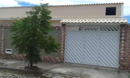 Casa para locação em são pedro da aldeia, centro, 2 dormitórios, 1 suíte, 1 banheiro, 2 vagas