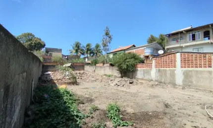 Terreno para Venda em São Pedro da Aldeia, Fluminense