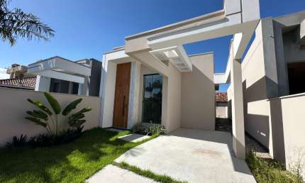 Lindas Casas à Venda com ótima localização no bairro Areias em Tijucas/SC