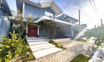 Casa 3 suítes à venda 260m² Condomínio Fechado- Urbanova