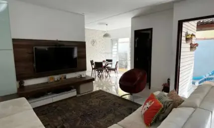 LINDA CASA TÉRREA À VENDA - 118m² - 3 DORMITÓRIOS 1 SUÍTE - BOSQUE DOS EUCALIPTOS - PRÓXIMO AO SESI