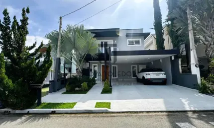 CASA EM CONDOMÍNIO FECHADO COM 4 SUITES - 6 BANHEIROS E ÁREA GOURMET ALTOS DA SERRA VI.