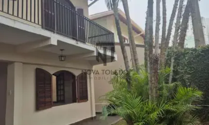 Casa Sobrado à venda em São José dos Campos no bairro Jardim das Indústrias - 3 quartos