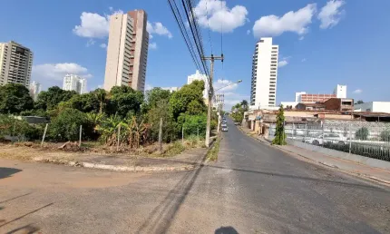 Terreno à venda na Rua Marechal Floriano Peixoto, 1154, Duque de Caxias I, Cuiabá