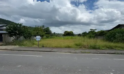 Ótima Oportunidade! Terreno Amplo e Plano à Venda no Bairro Bracinho – Schroeder**