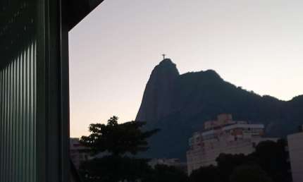 Apartamento de Frente com Vista para o Cristo – Só R$ 550 Mil!