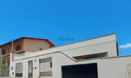 Casa tríplex com 543m² e  5 dormitórios com linda vista  no Quintas das Avenidas - Juiz de Fora/MG