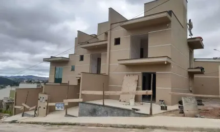 Casa com 2 quartos à venda, 240 m² por R$ 399.000 - Jd Sao Joao - Juiz de Fora/MG