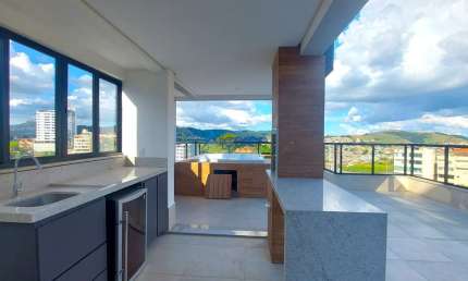 Cobertura com 5 quartos, 5 vagas, lazer,  à venda por R$ 1.990.000,00 - Granbery - Juiz de Fora/MG