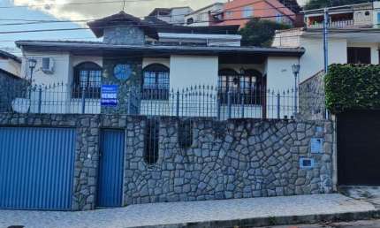 Casa com 4 quartos à venda na Avenida Doutor Moacyr Siqueira, Jardim do Sol, Juiz de Fora