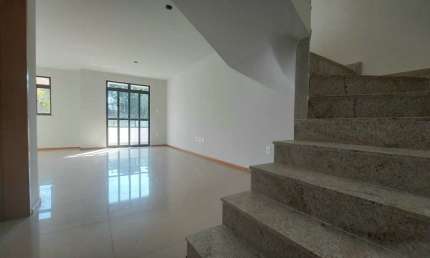 Cobertura duplex com 03 suítes, 02 vagas de garagem e elevador em São Mateus.