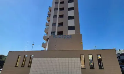 Apartamento com 02 suítes, com varanda gourmet, elevador e garagem no morro da glória!